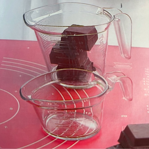 Tupperware Kitchen Tupperware Microwavable Measuring Pitchers 2 Poshmark